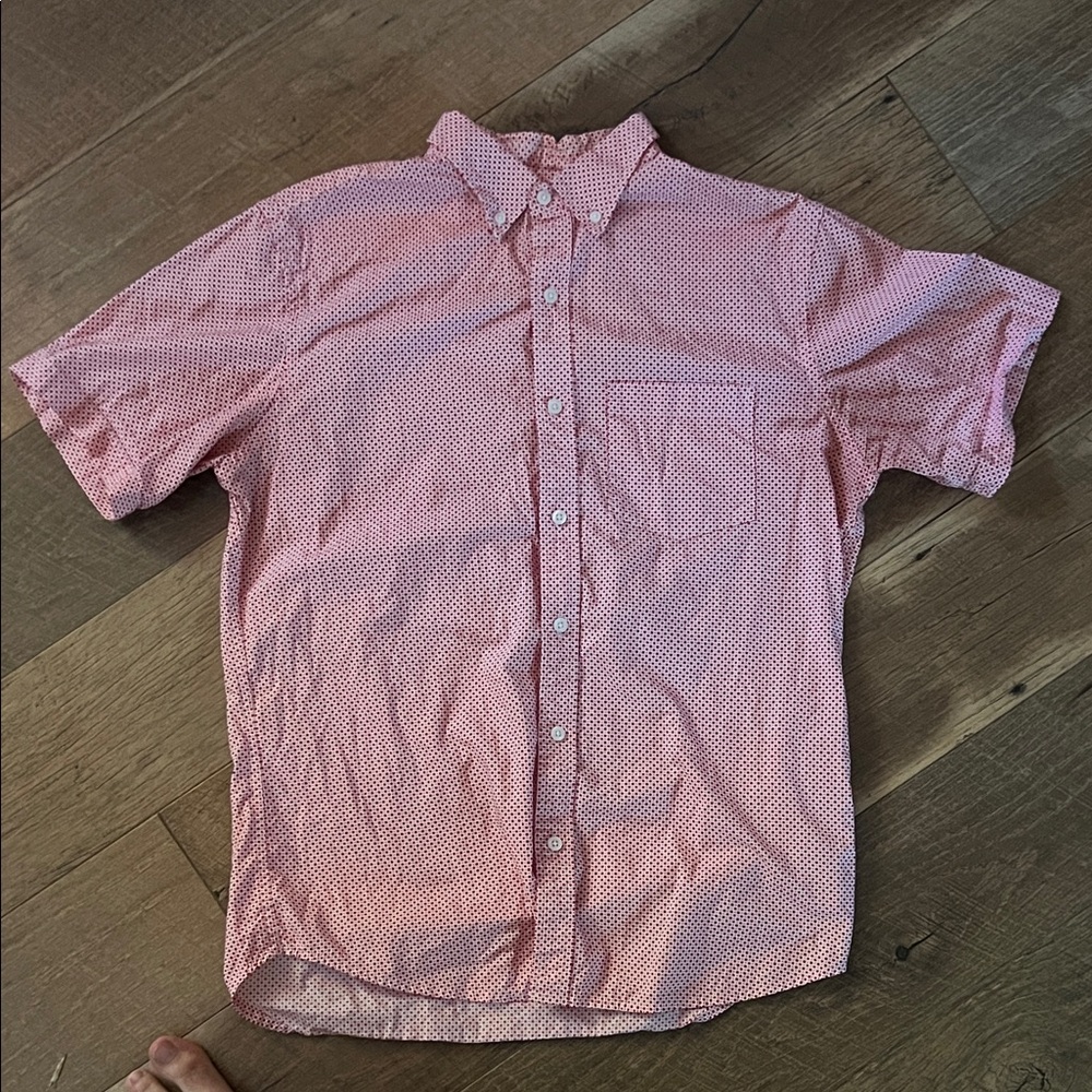 Old Navy Men's Red and White Button Down Shirt